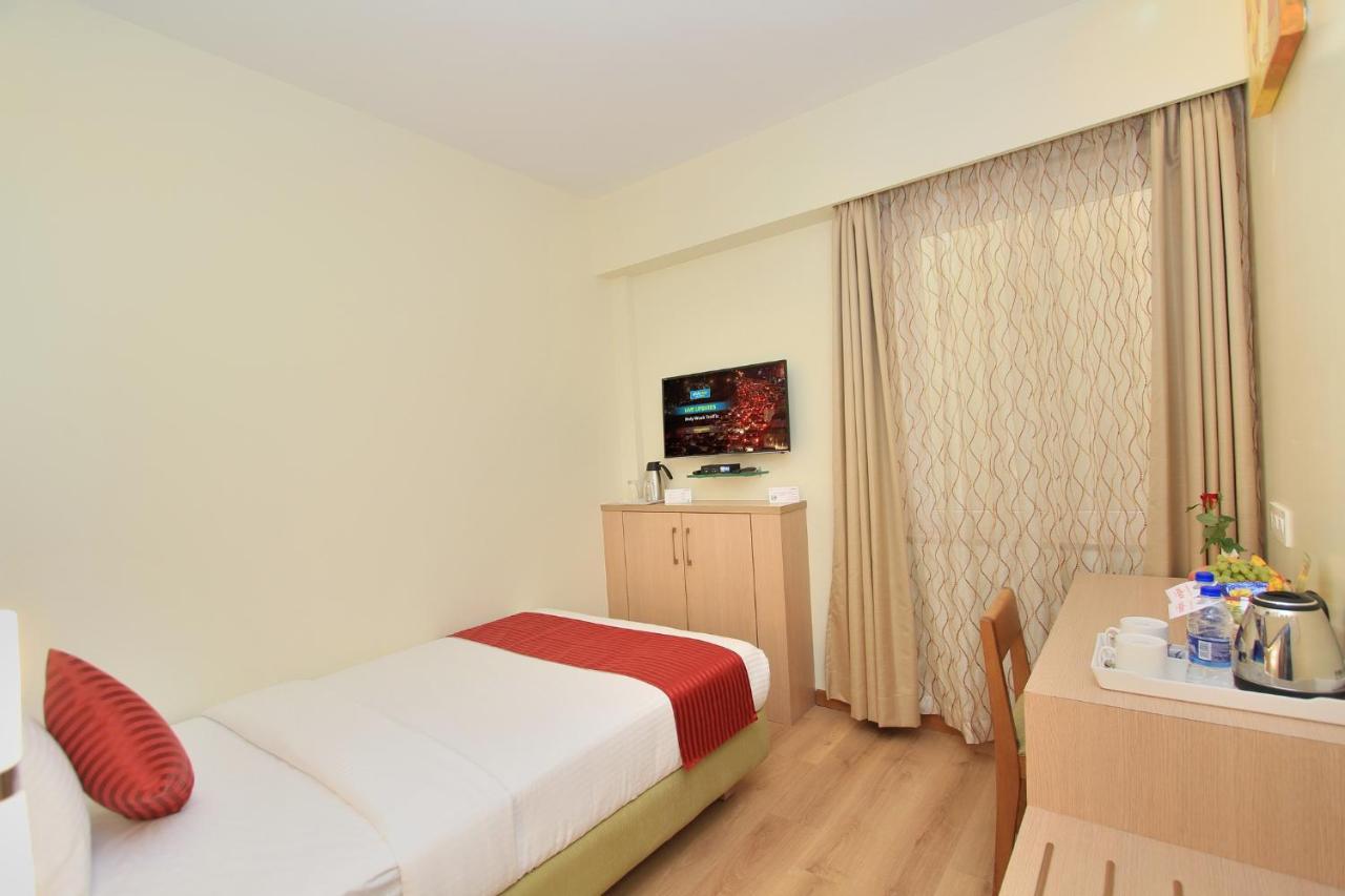 La Sara Regent Bangalore Exterior foto